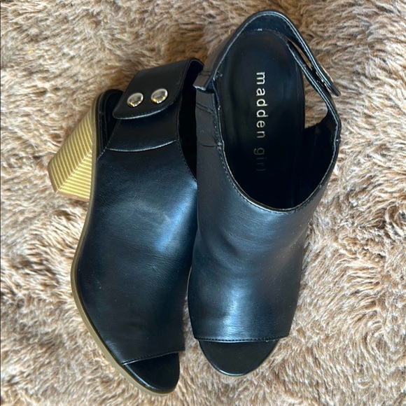 Madden Girl Peep-Toe Mules with Tan Block Heel - Picture 3 of 7